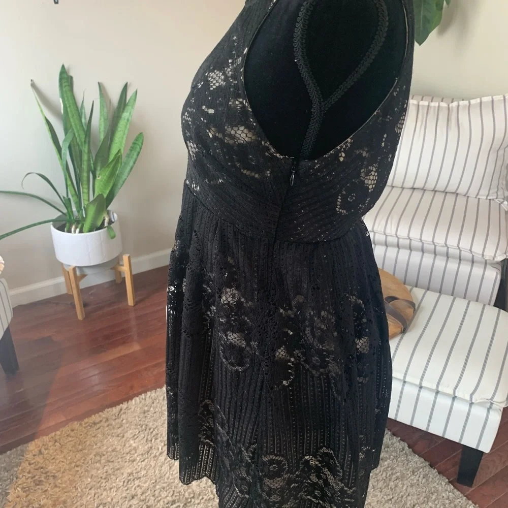 Free People Rocco Black Lace Mini Dress with Nude Liner. Womens Size 2 NWOT - Picture 5 of 16